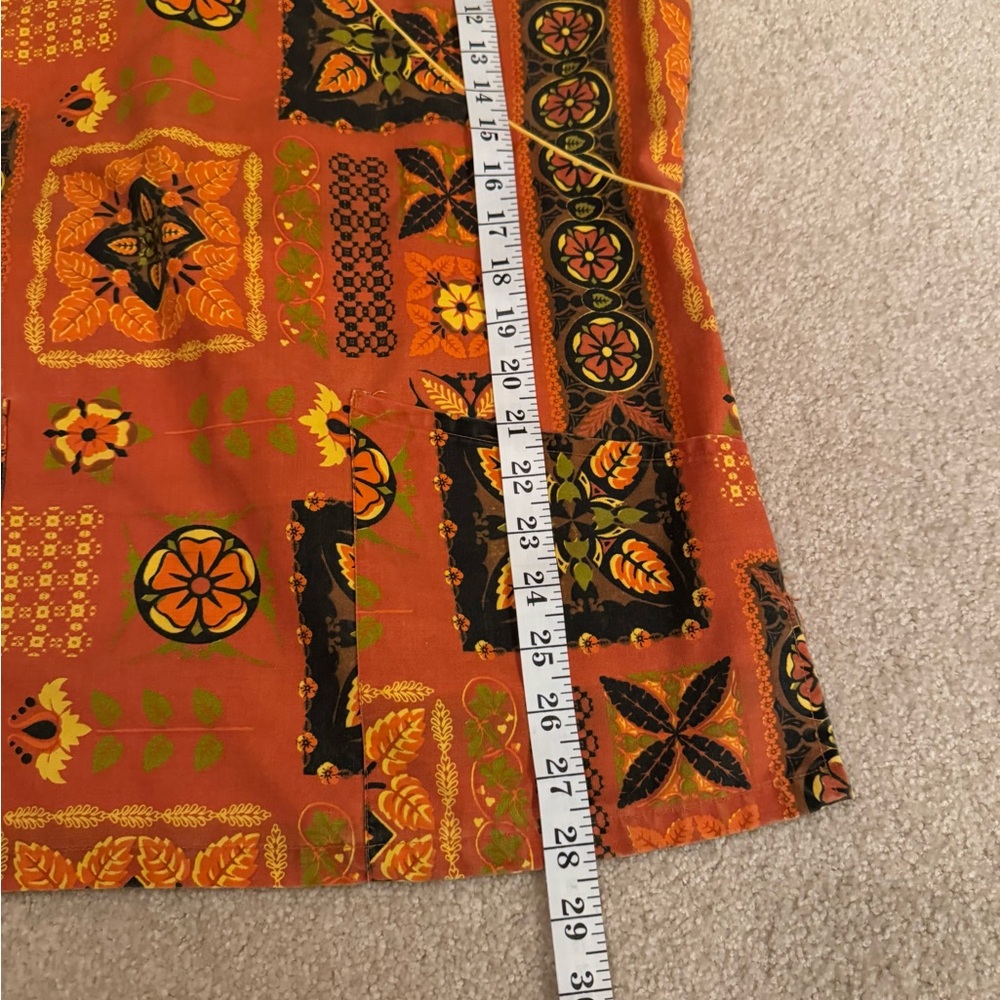 Scrub Top Orange Patterned Size XS - Picture 7 of 9